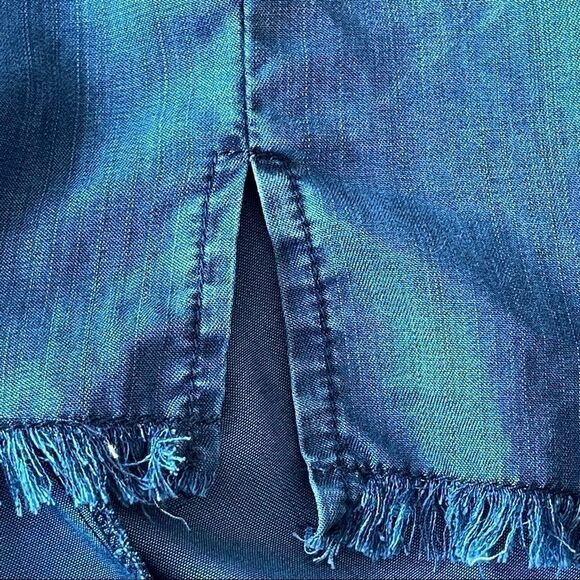 Mi Ami 100% Tencel Fringed Edge Top, Size L - Picture 7 of 13